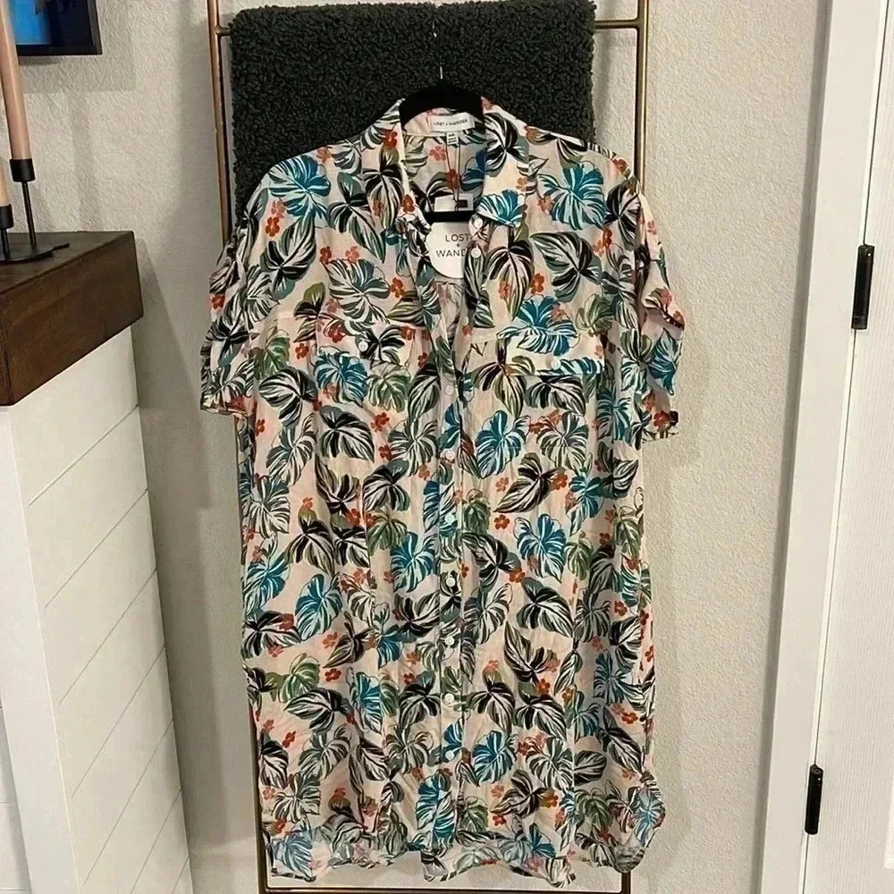 NWT Lost + Wander Luau on the‎ beach tunic